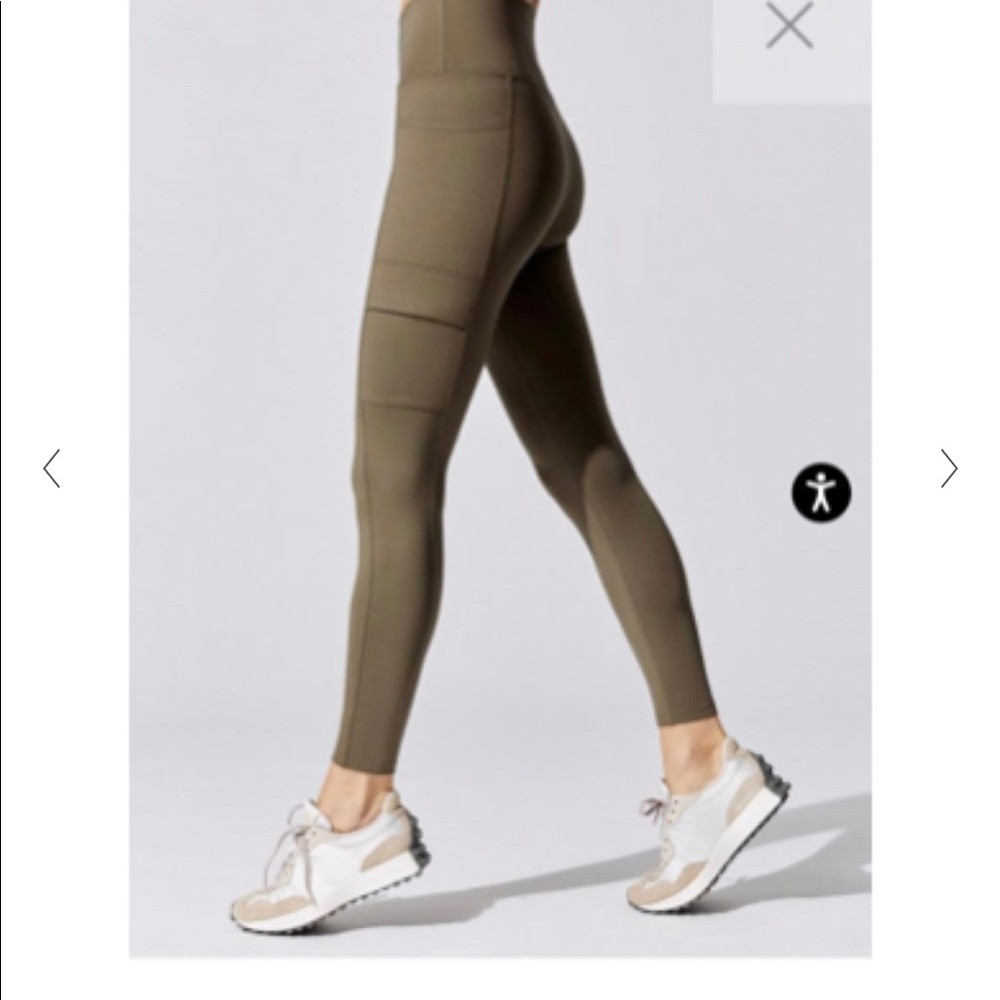 Carbon38 cargo leggings. Light brown. Size medium